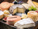 Un plateau de fromages