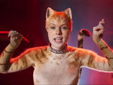 Une scène du film « Cats » avec Taylor Swift dans un costume de chat roux