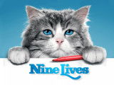 L'affiche du film « Nine Lives », montrant un chat tenant un feutre rouge et dessous le titre du film