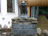 La statue du chat Towser, devant la distillerie de whisky Glenturret en Écosse (Royaume-Uni)