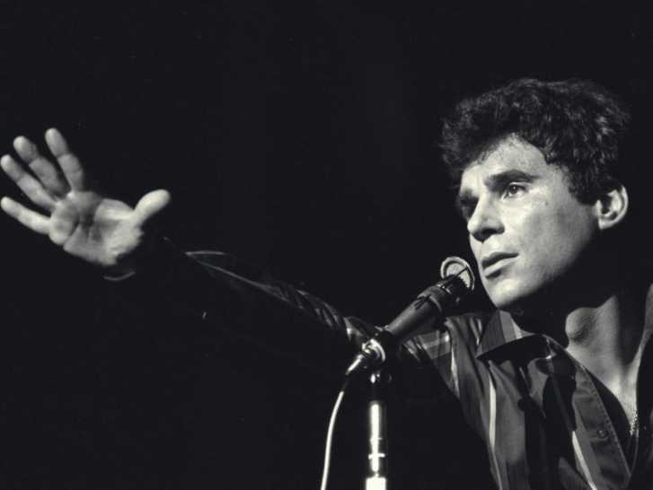 Claude Nougaro sur scène en 1965