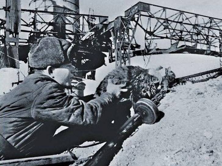 Une photo de Mourka avec un message à transporter, à Stalingrad en 1942