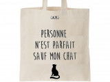 Un tote bag avec des chats en cadeau pour quelqu'un qui aime les chats