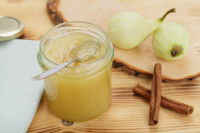 De la compote de poire avec des poires