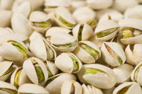 Des pistaches avec leur coque