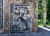 Des azulejos représentant un chat à Lisbonne, au Portugal