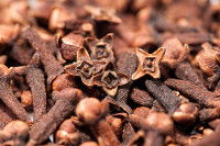 Un tas de clous de girofle