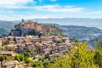 Alquéza, une ville espagnole située dans la province de Huescade, en Aragón