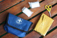 Un kit de premiers secours