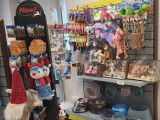 Jouets et gamelles pour chiens et chats